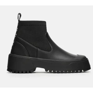 Zara Chucky Plateau Socken Stiefeletten mit Stollensohlen Gr. 39 - Bild 1 von 13