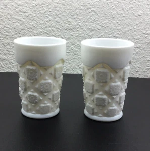 Vintage Westmoreland alte Quilts strukturiert 1930er Milchglas 2 Tassen Set 9 Unzen weiß - Bild 1 von 9