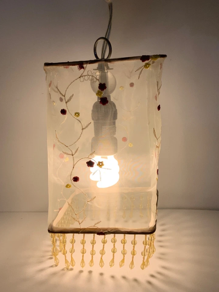 RARO Tela de Malla Dorada y Cuentas Floral Lámpara Boudoir Linterna Colgante 11" Foto 1 de 4