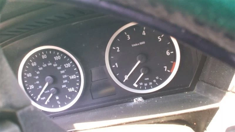 Medidor de velocímetro usado se adapta a: BMW 530I Cluster 2005 MPH mercado de EE. UU. grado A Foto 1 de 4