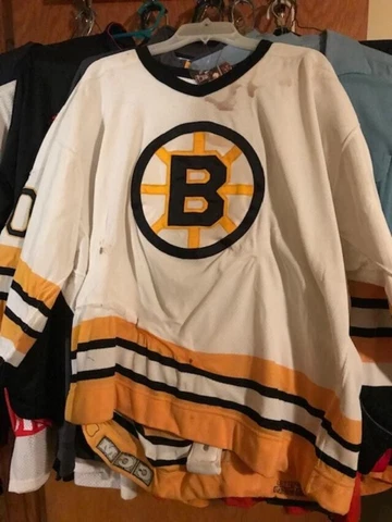 Bob Sweeney-Bruins -B.Garden Radiator jersey Cover