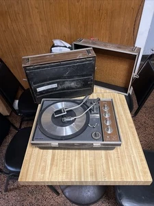 Giradischi Vintage General Electric Man-Made Diamond Solid State 8/8 Record Play LEGGI - Foto 1 di 19
