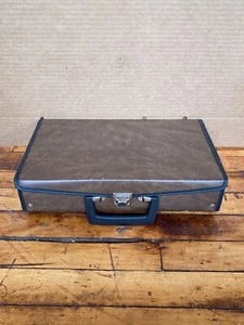 Vintage 33 Cassette Tape Holder Storage Carry Case Faux Leather Brown - Picture 1 of 17