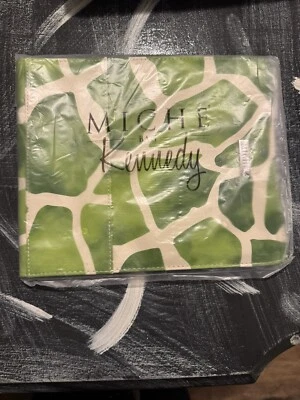 NUEVO CON ETIQUETAS Miche Kennedy ¡SOLO CONCHA! Foto 1 de 2