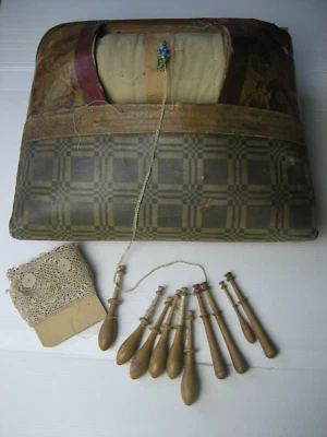 Carreau de Dentellière Ancien Support Dentelle aux Fuseaux XIXe - Photo 1/4