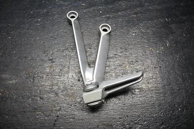 04-05 KAWASAKI NINJA ZX10R ZX10 CLAVIJA TRASERA IZQUIERDA PASAJERO Foto 1 de 4