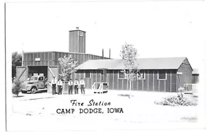 Antigua postal RPPC de Johnston, IA Iowa, estación de bomberos Camp Dodge, foto Grogan - Imagen 1 de 1