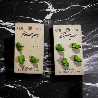 Vintage Set of 7 Boutique Washable Green Hound Dog Buttons Size F28 3/4” NOS - Image 1 of 4