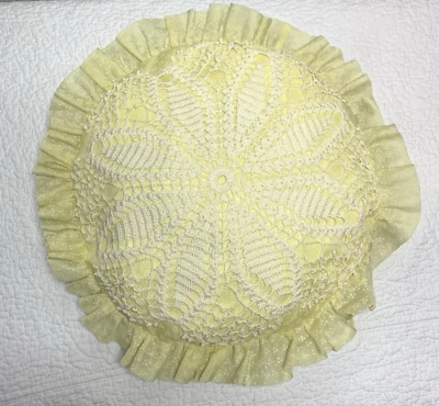 Travesseiro vintage feito à mão amarelo redondo de crochê guardanapo bolinhas babado casa de campo da vovó - Imagem 1 de 4