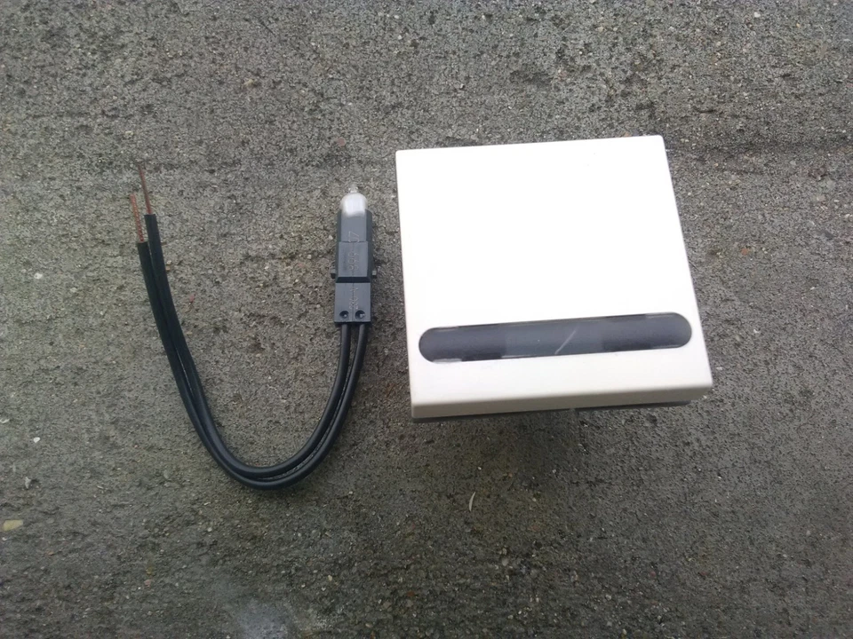 poussoir à voyant Legrand Mosaic 74042 + voyant 230v idéal télérupteur