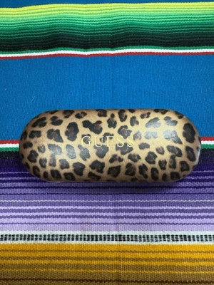 Gafas de sol con estuche rígido Guess de leopardo   Foto 1 de 3