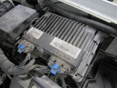 99-00 Yukon Tahoe Silverado 5.7L AT ECU ECM Engine Computer P/N 16263494 - Image 1 of 4