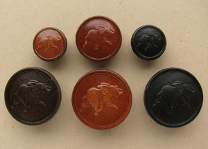 6 Vintage Leder Bild Knöpfe Elefant Laufrüssel oben braun schwarz Spaß! - Bild 1 von 7