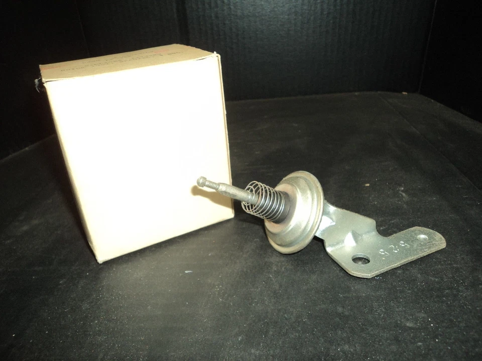 BUICK 1962 TEMPEST 带 4BBL ~ DASHPOT (DP-332) - Dash Pot - 1379525 (NOS) 全新  — 第 1/4 张图片