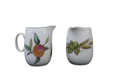 Кувшины с зеленым ободком Royal Worcester Evesham высота 11 см X 2 - Изображение 1 из 4