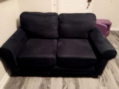 Bob's Discount Sleeper沙发爱情座椅 — 第 1/4 张图片