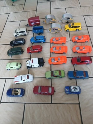 SIKU LOT VOITURES + CARAVANE + REMORQUE PORTE CHEVAUX PLUS DE 25 VEHICULES - Photo 1/4