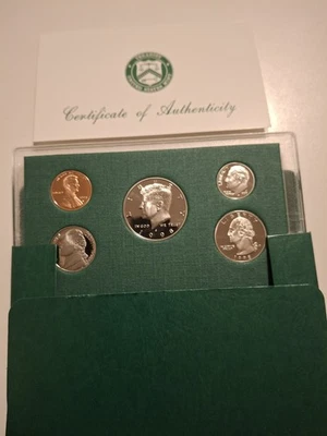 US Mint Proof Set 1998,  Mint Mark - S Uncirculated Coins . No Cover For Lens - Image 1 of 3