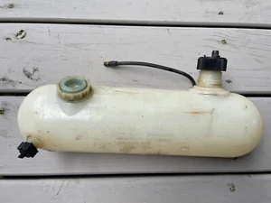 VW Bus  1968-1979 Windshield Washer Water Bottle Reservoir 211 955 453  "Issues" - Imagen 1 de 5