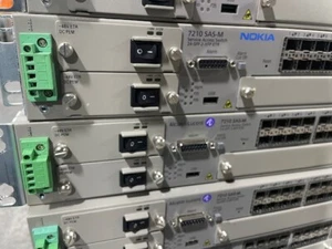 Alcatel-Lucent Nokia 7210 SAS-M Commutateur d'accès de service 24 ports SFP - Photo 1/5