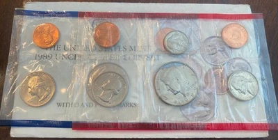 1989 US Uncirculated Mint Set with Both P & D Coins FV $1.82 - Image 1 of 3