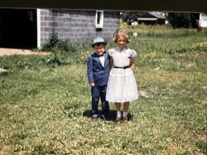 Vtg 35mm Red Border Slide Of Little Boy & Girl W/Their Sunday Clothes On 50’s - Picture 1 of 2