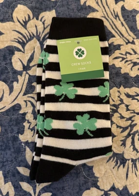 Calcetines cortos con estampado de trébol a rayas blancas y negras de la marca Target ~ ¡NUEVOS CON ETIQUETAS! Foto 1 de 4