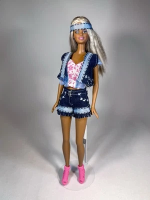 ÚNICA Ropa Hecha a Mano para Barbie Jeans Pantalones Cortos, Chaleco, Top, Diadema, Zapatos Sin Muñeca Foto 1 de 4