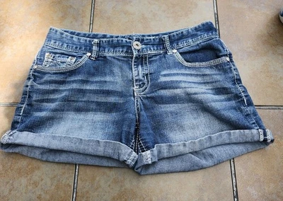 Pantalones cortos de jean Ariya tiro bajo bolsillos bordados elásticos con puños para mujer talla 9/10 Foto 1 de 4