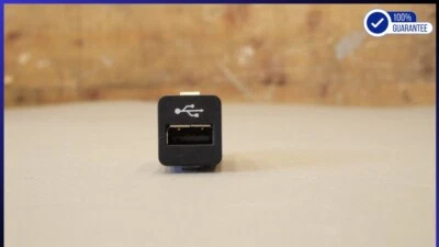 BMW F10 528i 550i LCI 2011-2016 inserción cargador USB enchufe de carga puerto de entrada OEM Foto 1 de 4