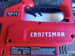 Grapadora de aire corona Craftsman 18GA 3/8" CMPCS38 USADA BUEN ESTADO ENVÍO GRATUITO - Imagen 1 de 1