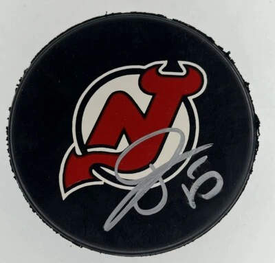 Шайба с логотипом Tuomo Ruutu с автографом New Jersey Devils - Изображение 1 из 2