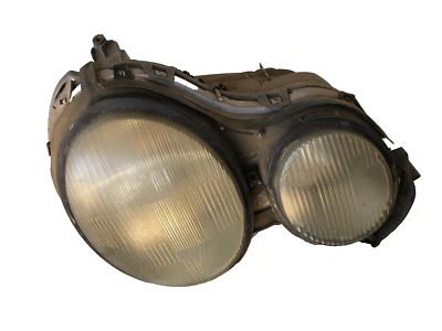 Faro delantero derecho pasajero derecho OEM MERCEDES BENZ CLASE E E300TD 1996-1999 Foto 1 de 4