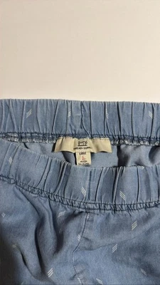 Thread & Supply Womens Large Blue Chambray Elastic Waist Pull On Shorts - Image 1 of 3