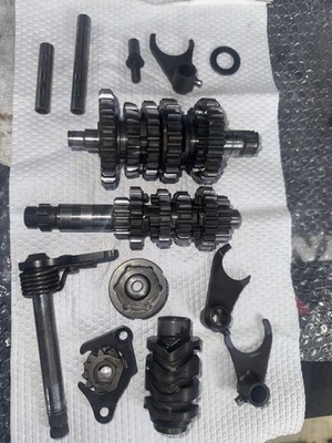 Suzuki RM85 2003 caja de cambios mecanismo de cambio y eje de cambio 03 RM85 Foto 1 de 4