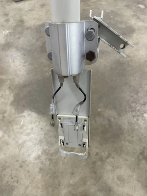 Antena MIMO de doble polaridad Ubiquiti airMAX Omni AMO-5G10 5GHz 10dBi 2x2 con puente Foto 1 de 2