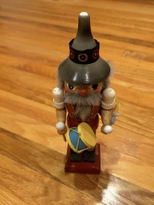 10” NUTCRACKER DRUMMER SANTA’S WORKBENCH - Picture 1 of 7