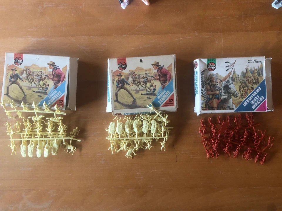 3 juegos completos Airfix, American Cowboys, American Indians en Sprues LEER NOTAS Foto 1 de 1