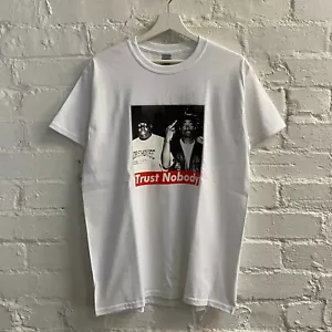 Camiseta Biggie Tupac Trust Nobody Cuello Redondo Hip Hop Blanca Crew - Imagen 1 de 3