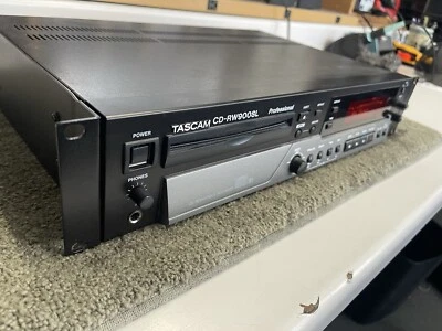 Tascam cd-rw900sl Cd Player Powers Up But Doesn’t Take In The Disc. - Image 1 of 4