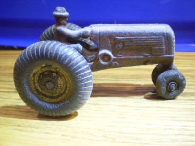 Tractor de hierro fundido Oliver 70 Arcade vintage con driver, años 40, original Foto 1 de 4