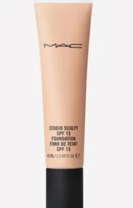 MAC Studio Sculpt SPF 15 Foundation - NC20 - 40mL/1.3us.fl.oz. - Picture 1 of 1