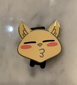 Pinny Arcade PAX West 2019 Kissing Face Kemper Pin Kissy Cat Emote Emoji - Picture 1 of 1