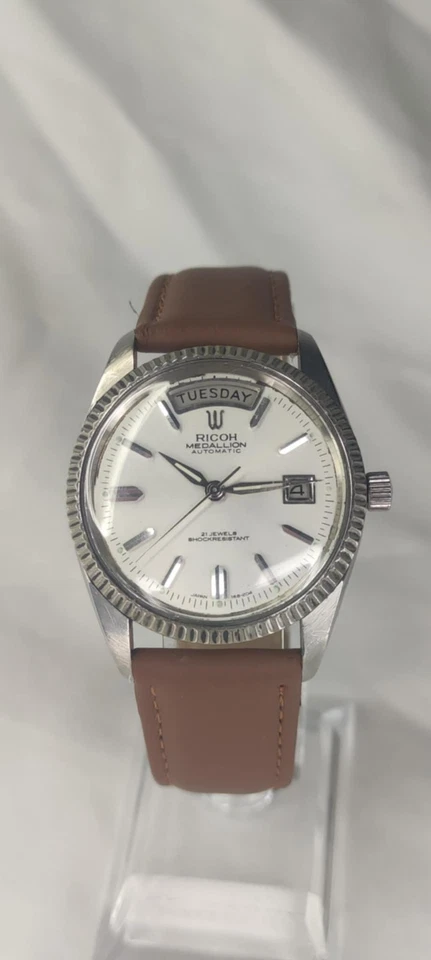 Reloj Automático Vintage Ricoh Medallion 21 Joyas Día-Fecha Acero Inoxidable Japón Foto 1 de 4