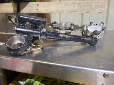 Mando de rotura mango derecho honda cbr600 f2 con dos calibres de freno. Foto 1 de 3