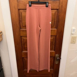 VUORI Bayview Thermal Wide Leg VW4005 Red Color size XS NWOT's $118 - Picture 1 of 16