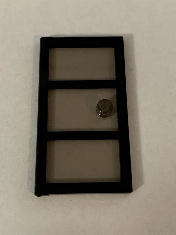 乐高零件 X39c02 (1 件) 门 1x4x6 带 3 个窗格带跨黑色玻璃 — 第 1/1 张图片