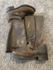 Frye Veronica Damen-Motorradstiefel mit seitlichem Reißverschluss braun Leder Größe 8B 77555 SCHUHE2 - Bild 1 von 14