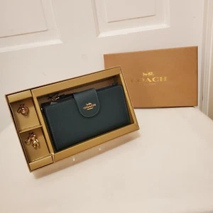 NWT Coach Forest Green LARGE WALLET/WRISTLET/PHONE HOLDER - Picture 1 of 10