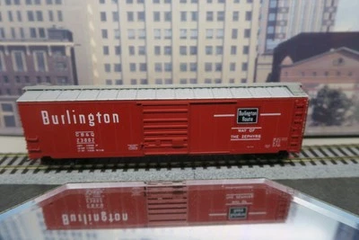 BLUE PRINT SERIES HO SCALE #1010 BURLINGTON CB & Q 23002 50' AAR BOX ! KADEE'S! - Image 1 of 4